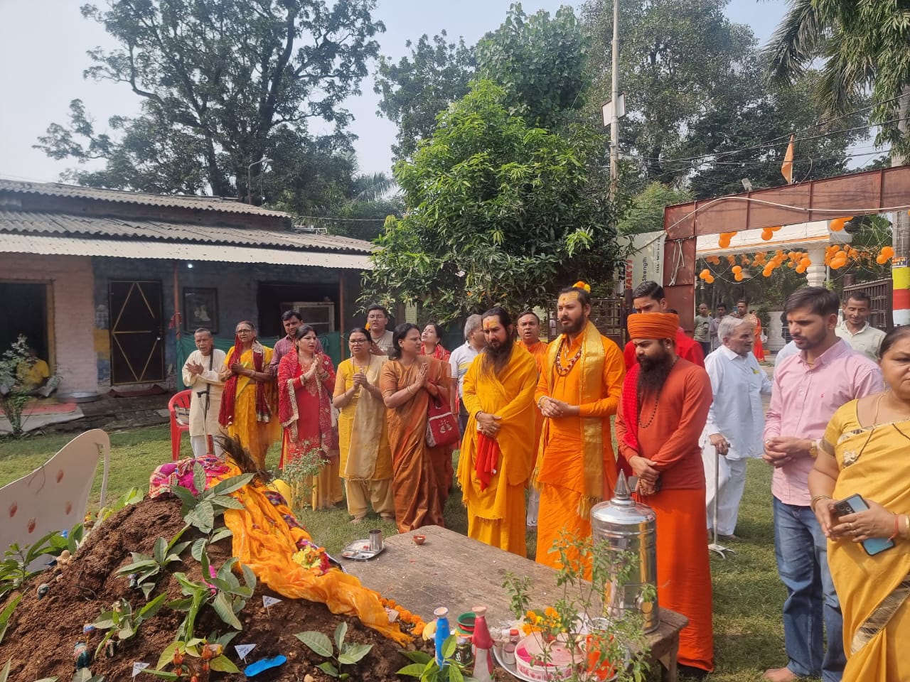 गोपेश्वर गौशाला में 1001 दीपों से उतारी गई गोमाता की आरती